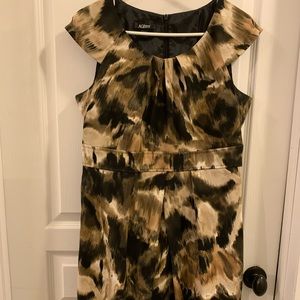 Black and brown sleeveless dress